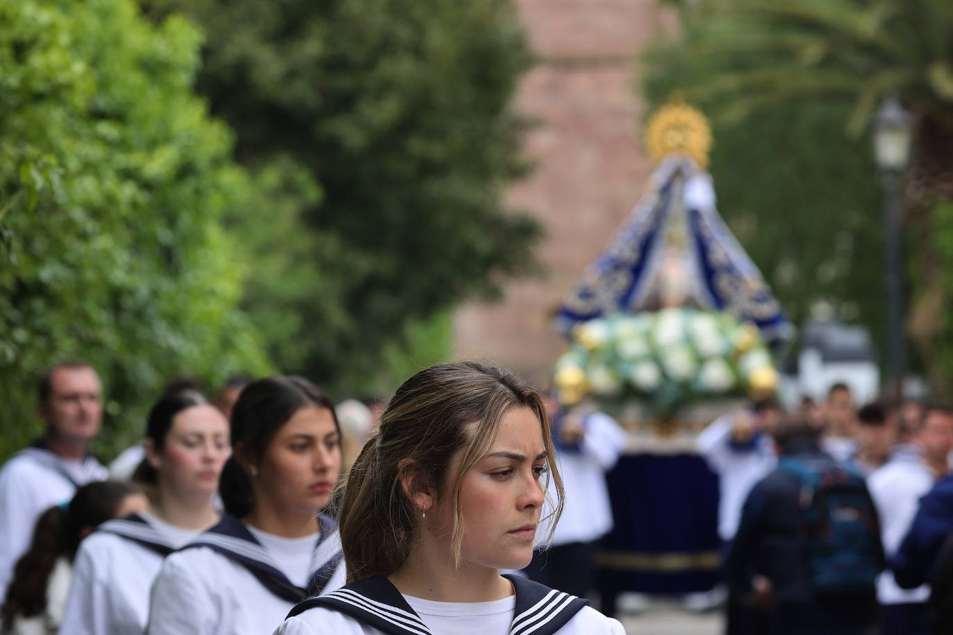 San Vicente de la Barquera recupera su procesión marítima tras dos años de paréntesis con una de sus ediciones más multitudinarias