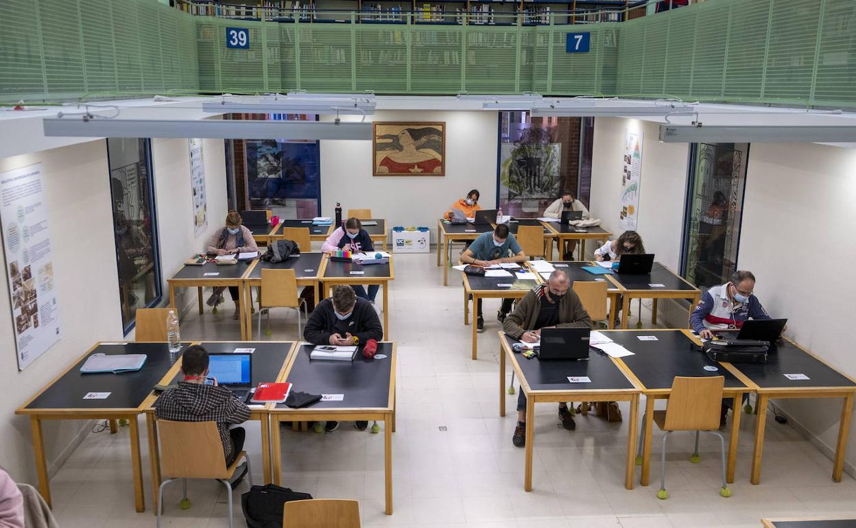 Archiveros, bibliotecarios y expertos debaten el estado actual de la cultura escrita