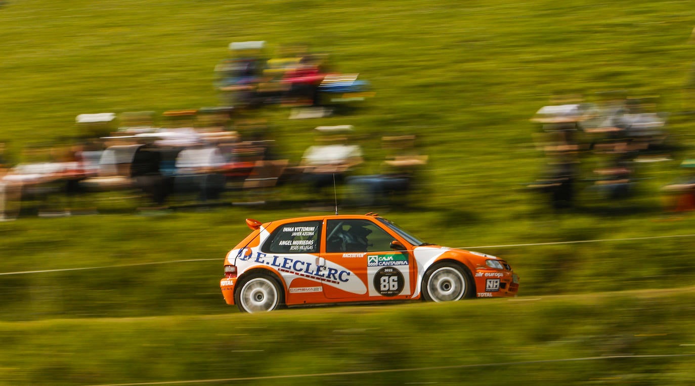 Jesús Villegas con el Citroën Saxo Kit-Car.