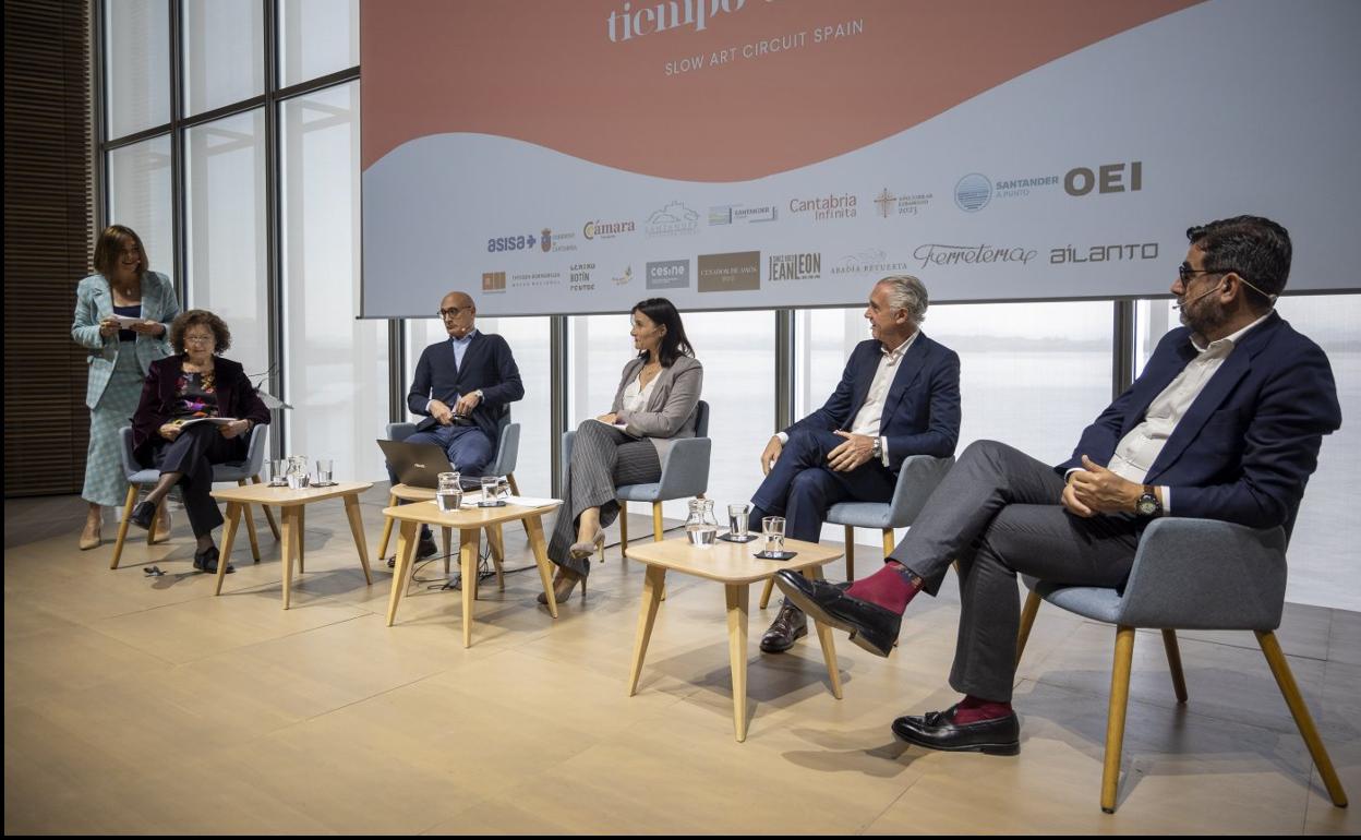 Merche Zubiaga presentó a Rosina Gómez Baeza, Juan Antonio González Fuentes, Gema Igual, Evelio Acevedo y José María Luna.