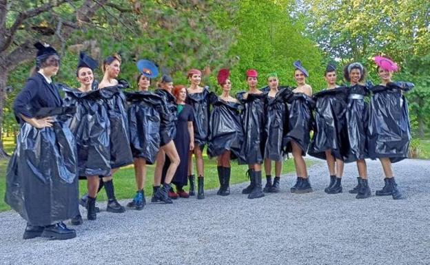 Imagen. Catalina Castaño, Lucila Fernández, Clara García, Vanesa Gutiérrez, Vanessa Martínez, Elena Outeriño, Fedua Saber, Patricia Ruiz, Paula y Violeta de la Maza fueron las modelos que lucieron los diseños.