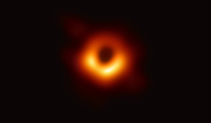 El agujero negro del centro de la galaxia M87, en la primera foto sacada a un objeto de este tipo hace cinco años. 