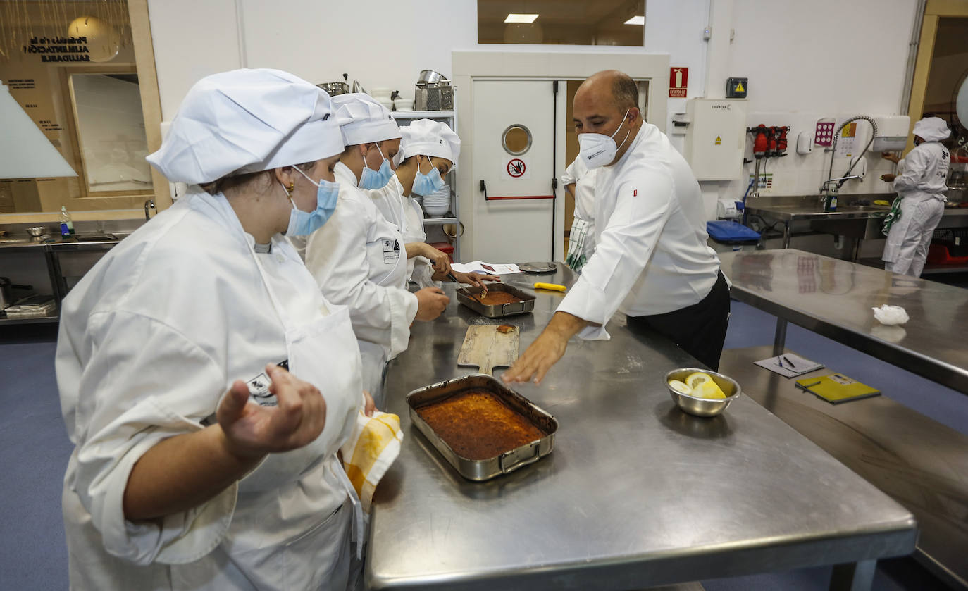 Fotos: Primer día aprendiendo cocina y pastelería