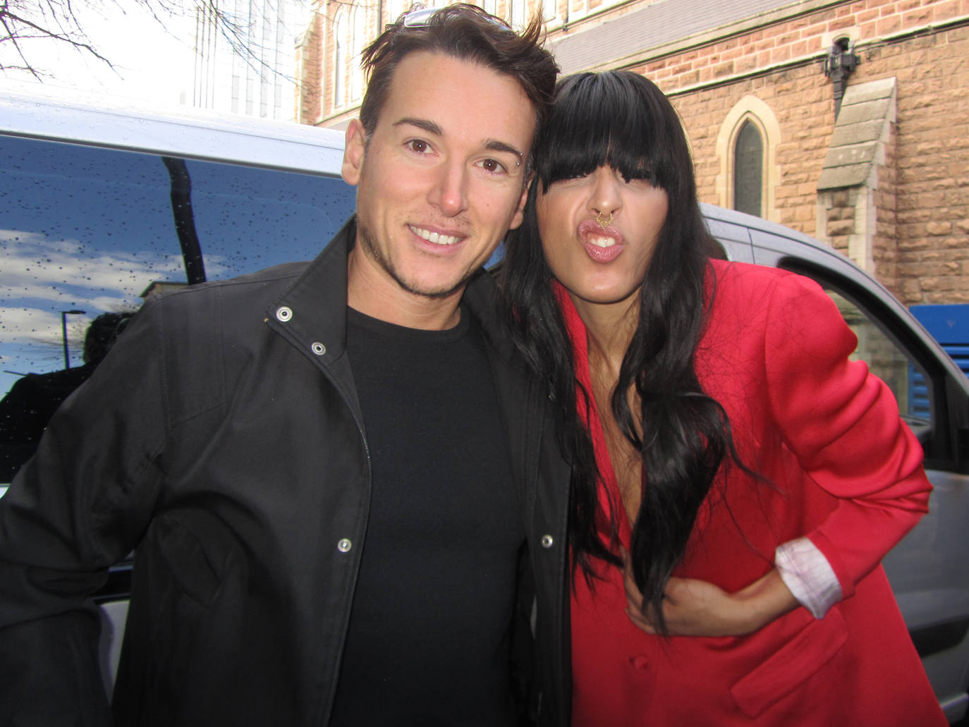 Lucas posando con Loreen, la sueca ganadora del festival en 2012 con el tema 'Euphoria'.