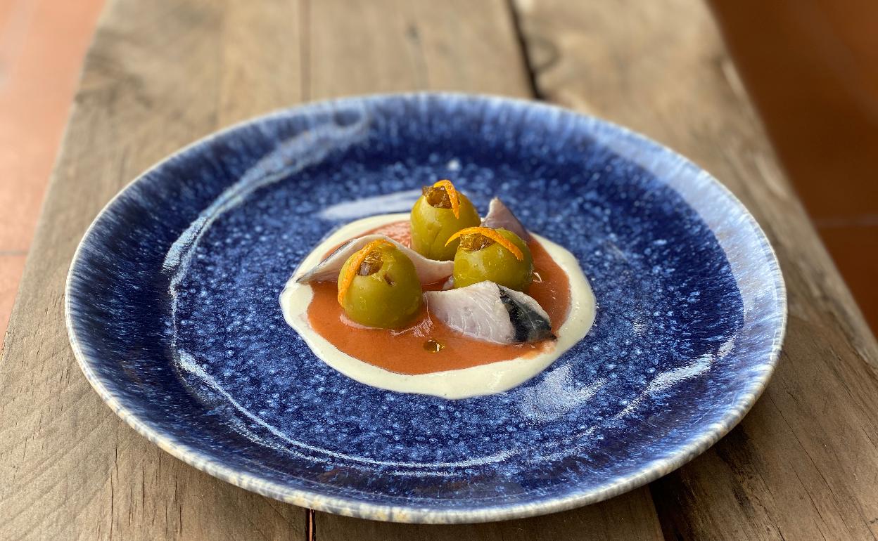 Una de las muestras de la cocina con aceitunas. 