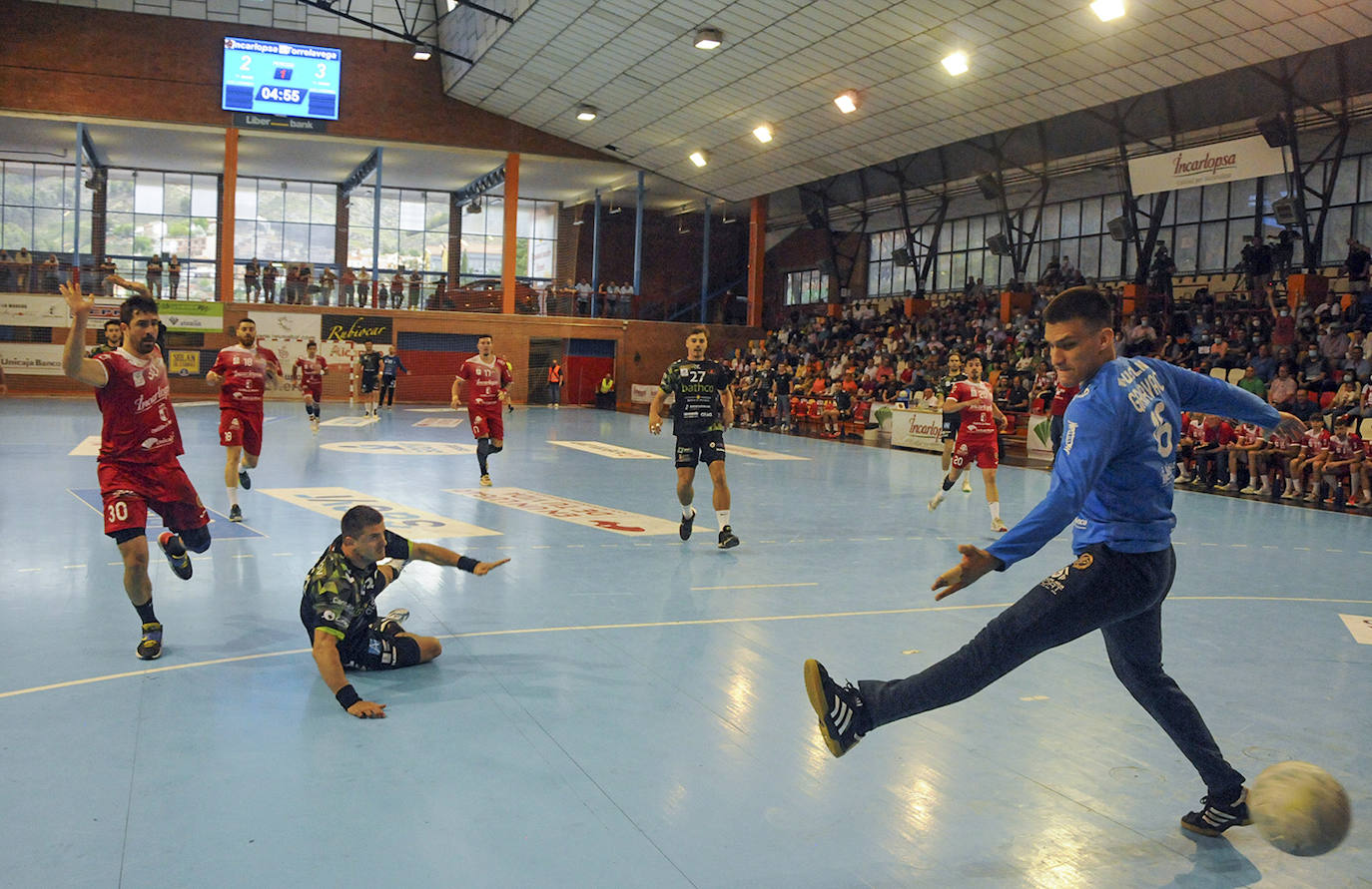 El empate de los naranjas en Cuenca, unido a la derrota del Nava ante el Huesca, evita cualquier posibilidad de jugar la promoción de descenso