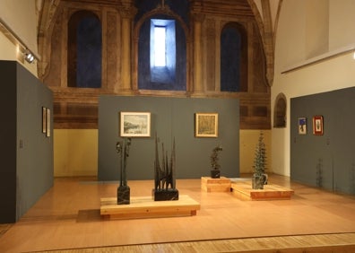 Imagen secundaria 1 - La exposición muestra una gran variedad de trabajos de Pereda de la Reguera 