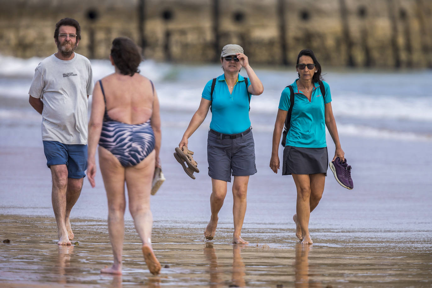 Cantabria ha vivido este domingo una jornada cálida de viento sur. Este lunes se esperan unas temperaturas máximas que podrían volver a pasar de los 25 grados en varios municipios 