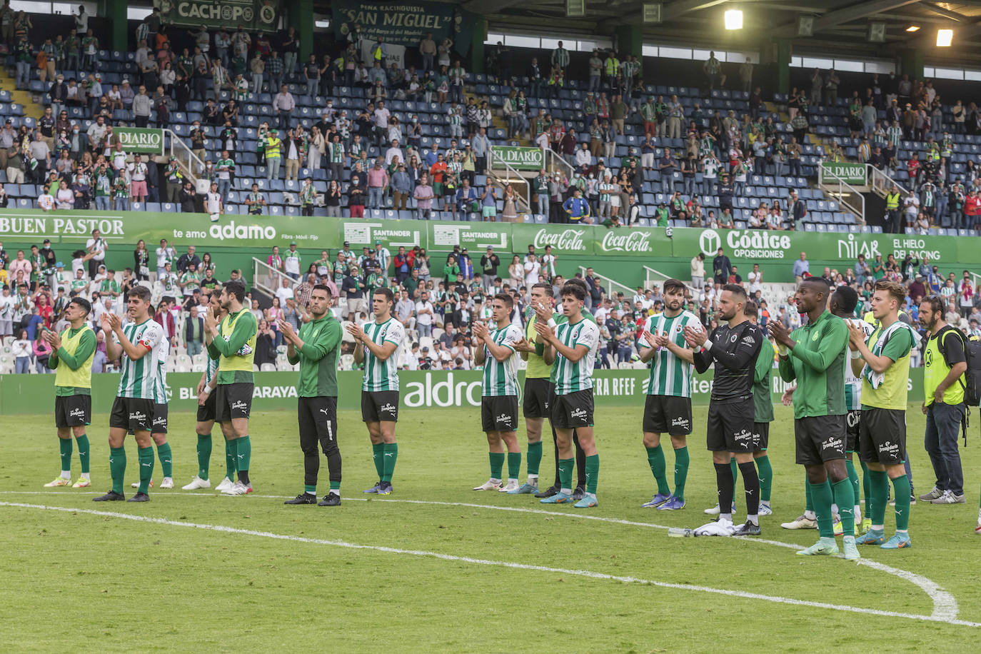 Fotos: Último partido del Racing de la temporada en los Campos de Sport