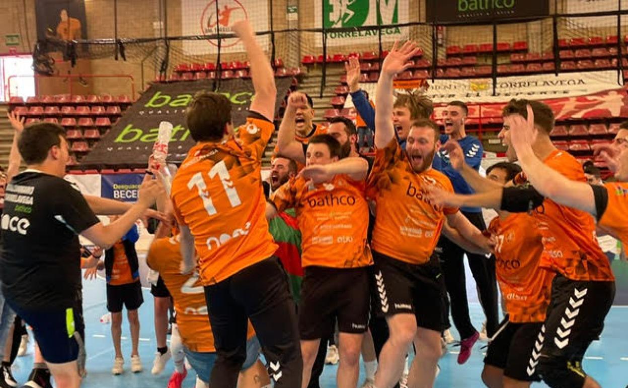 El Bathco Torrelavega asciende a Primera Nacional tras cerrar invicto el sector