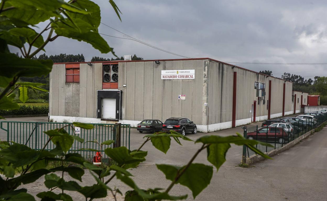 Una vista exterior del Matadero Municipal de Torrelavega, ubicado en Barreda. luis palomeque