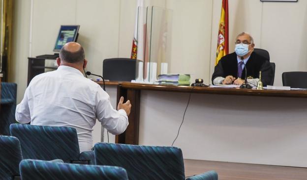 Dos empleados de Santillana dicen que no se gastaron «ni un euro» del aparcamiento