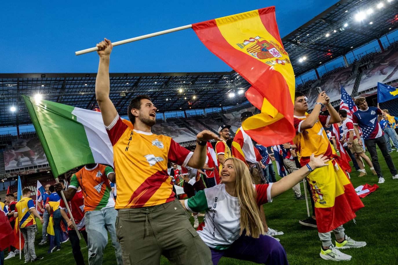 Gala de inauguración del mundial, celebrada en el estadio de fútbol Red Bull Arena (Salzburgo). El camargués con su equipación como representante de España.