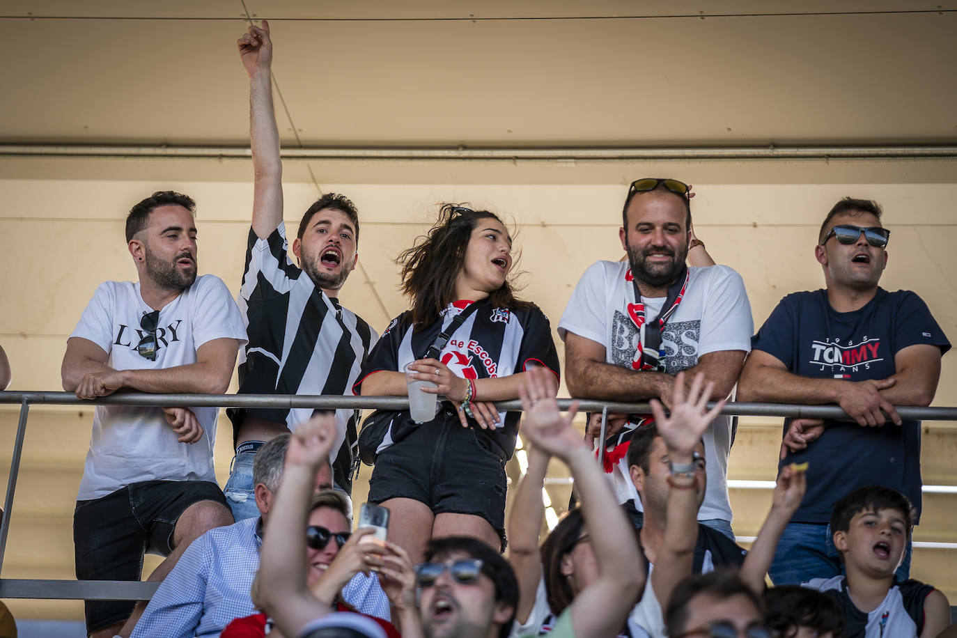 Fotos: El Escobedo dice adiós al sueño del ascenso a Segunda RFEF