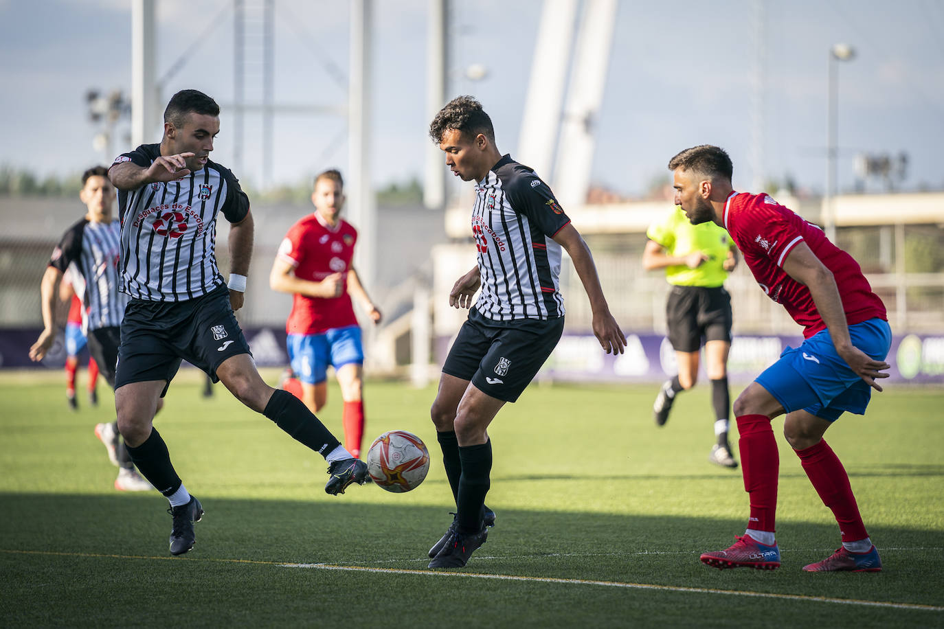 Fotos: El Escobedo dice adiós al sueño del ascenso a Segunda RFEF