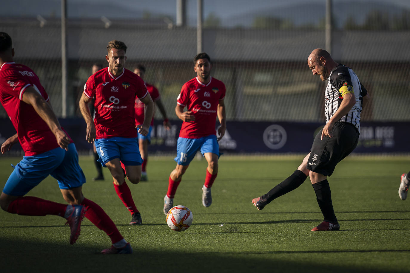 Fotos: El Escobedo dice adiós al sueño del ascenso a Segunda RFEF