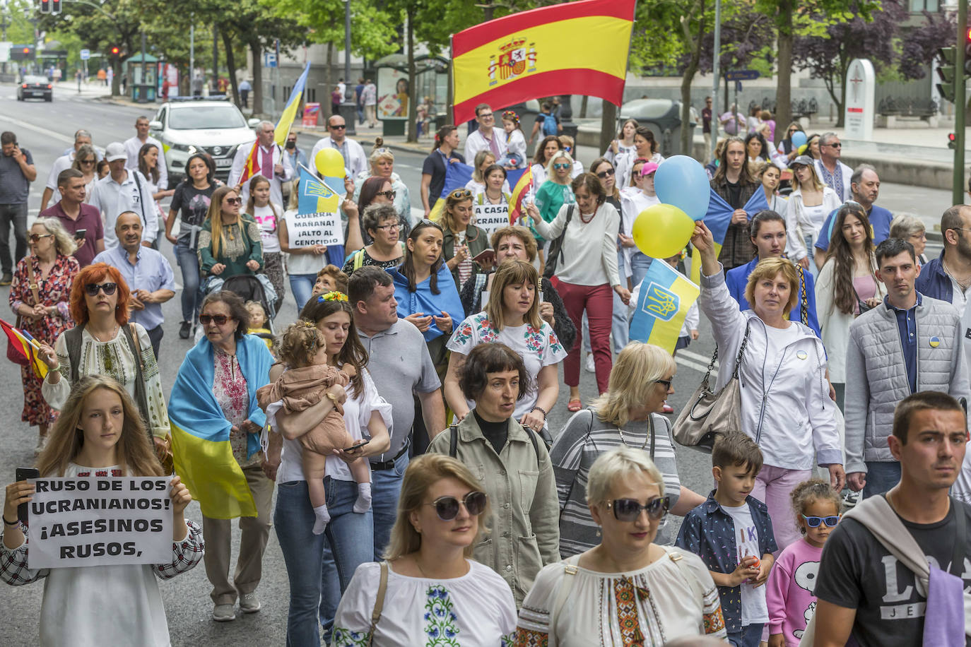 Así ha sido la marcha por Ucrania este domingo en Santander