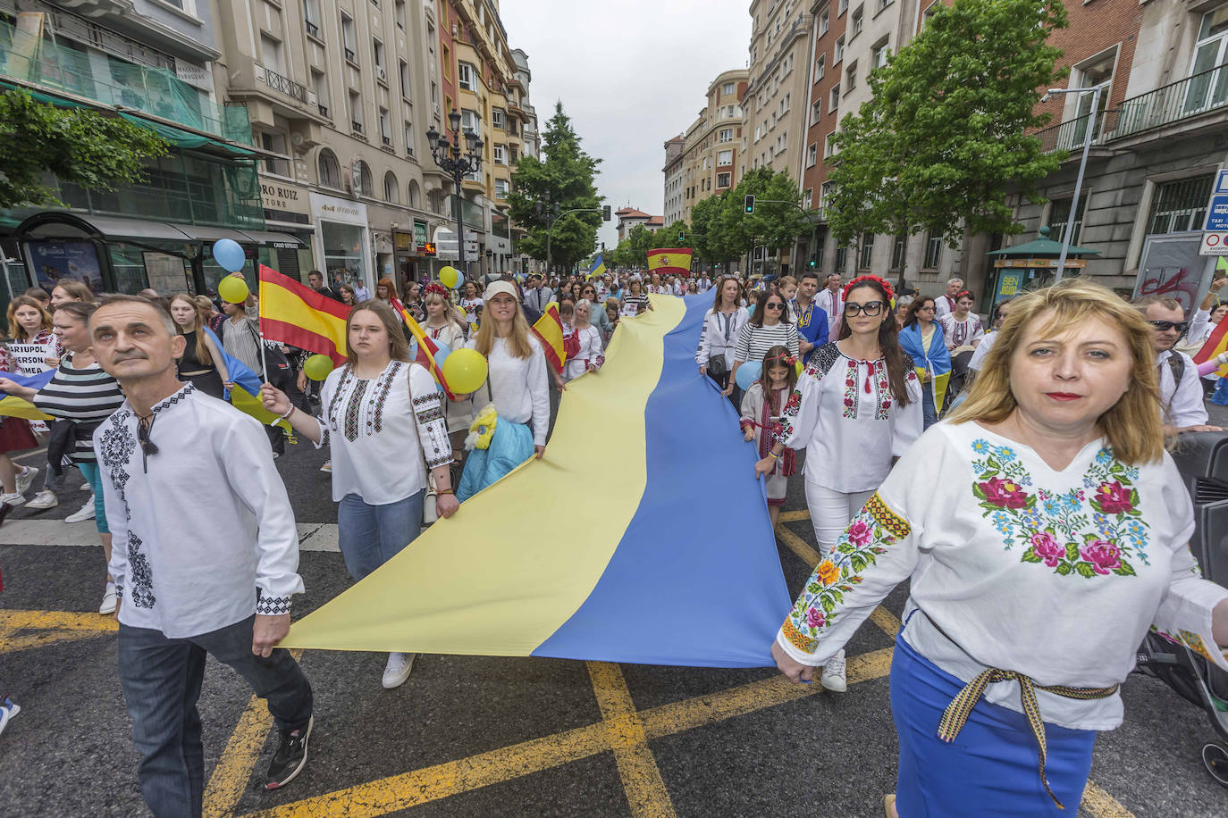 Así ha sido la marcha por Ucrania este domingo en Santander