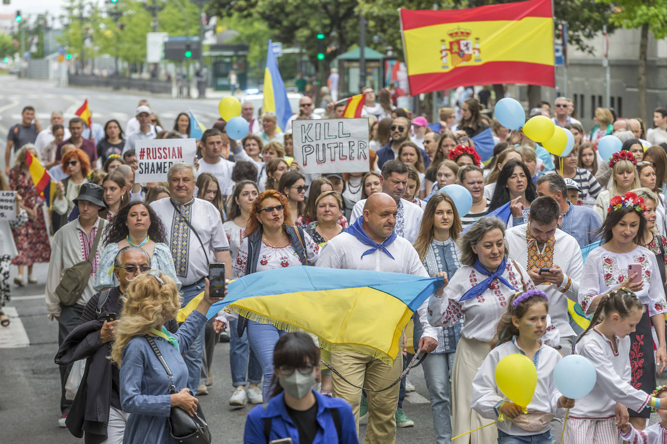 Así ha sido la marcha por Ucrania este domingo en Santander