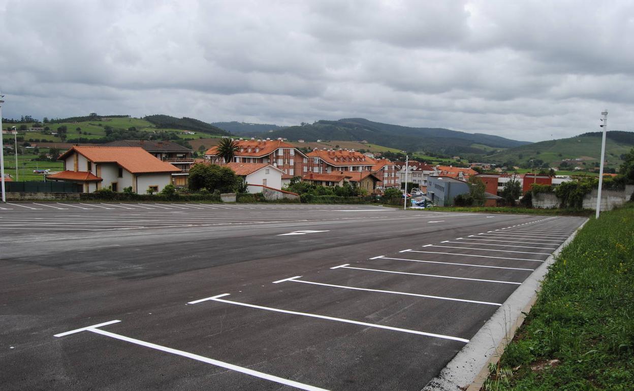 Nuevo aparcamiento junto al instituto San Miguel de Meruelo. 