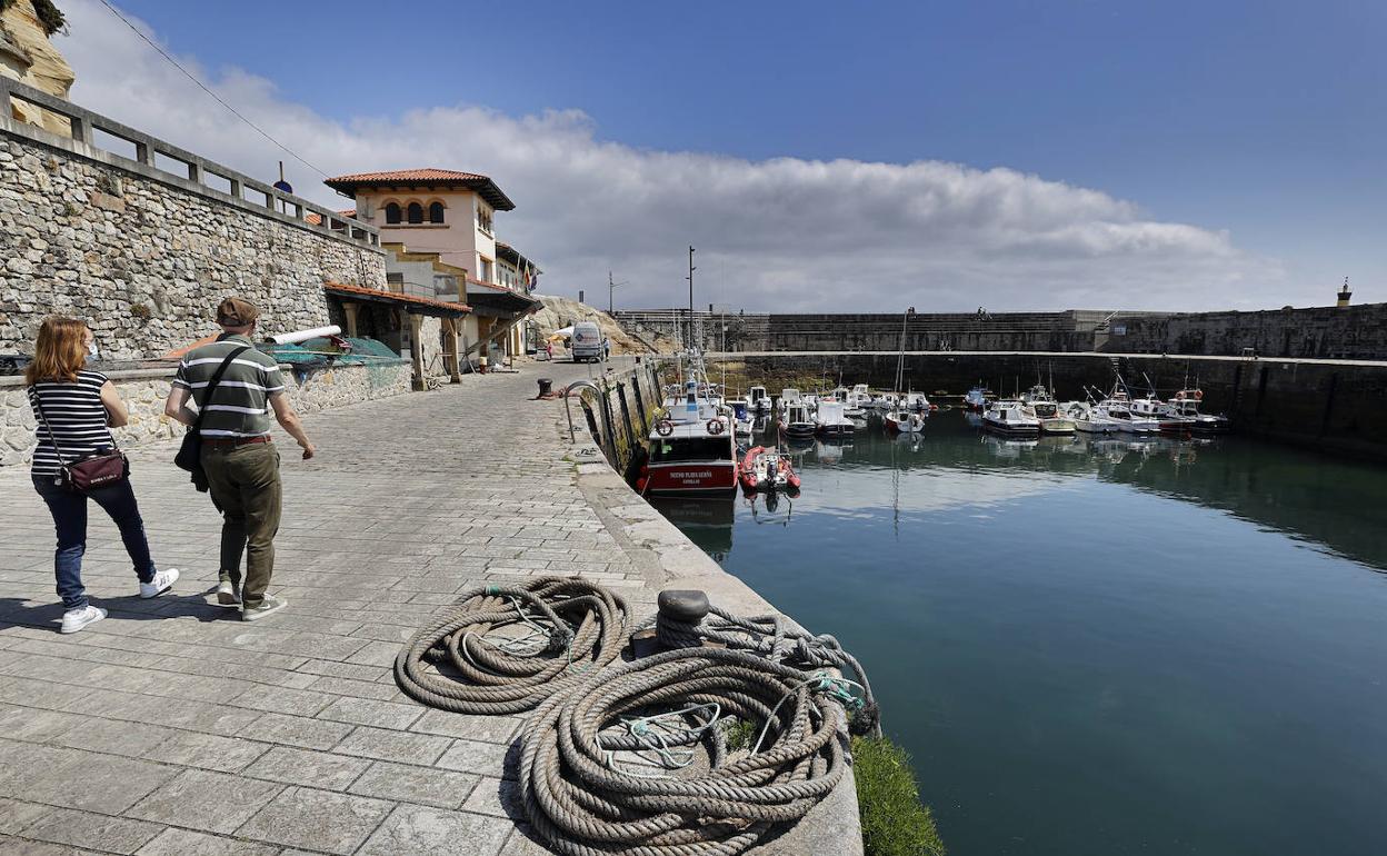 Las obras en el puerto de Comillas comenzarán en junio. 