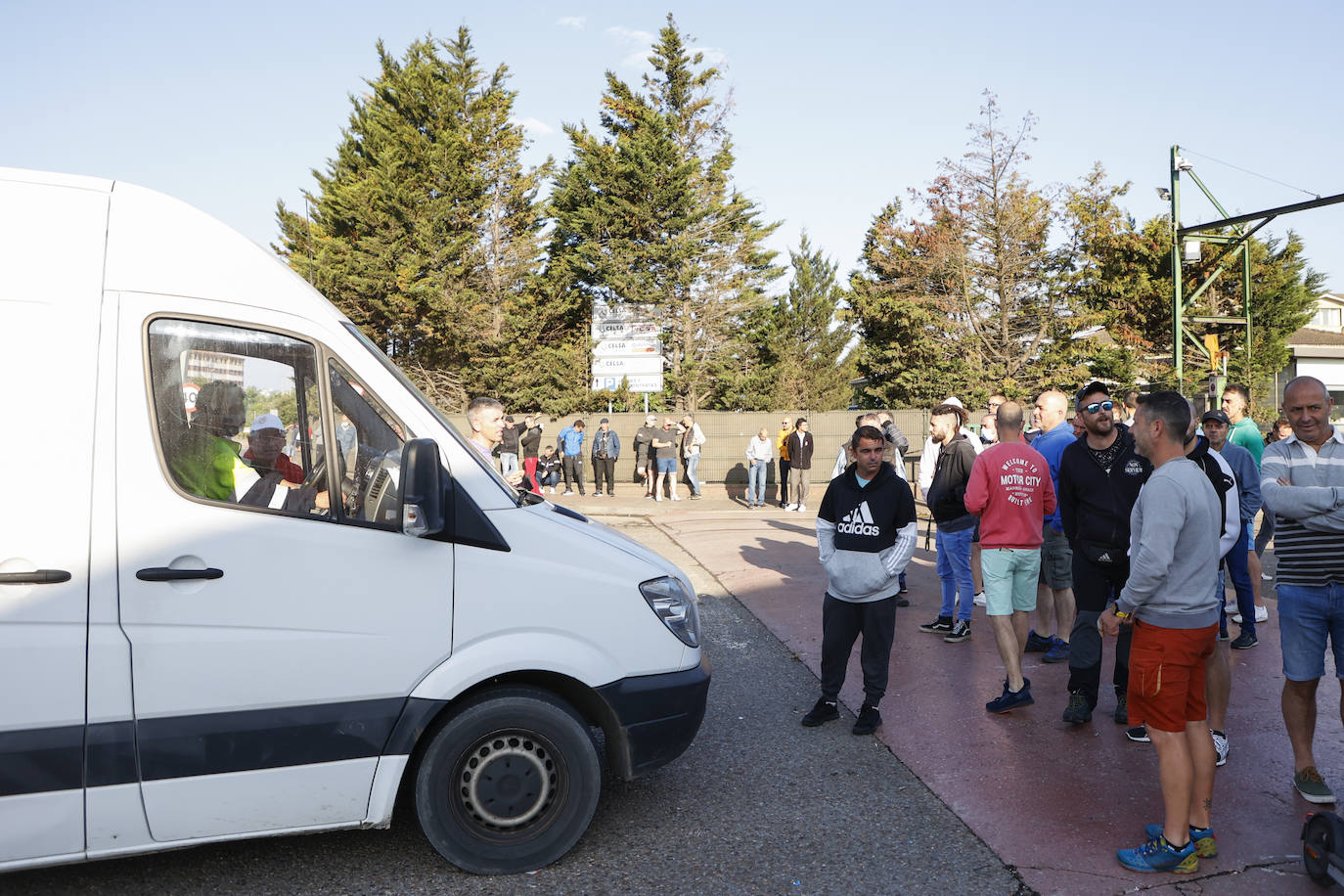 Fotos: La primera jornada de huelga del sector del metal en Cantabria, en imágenes