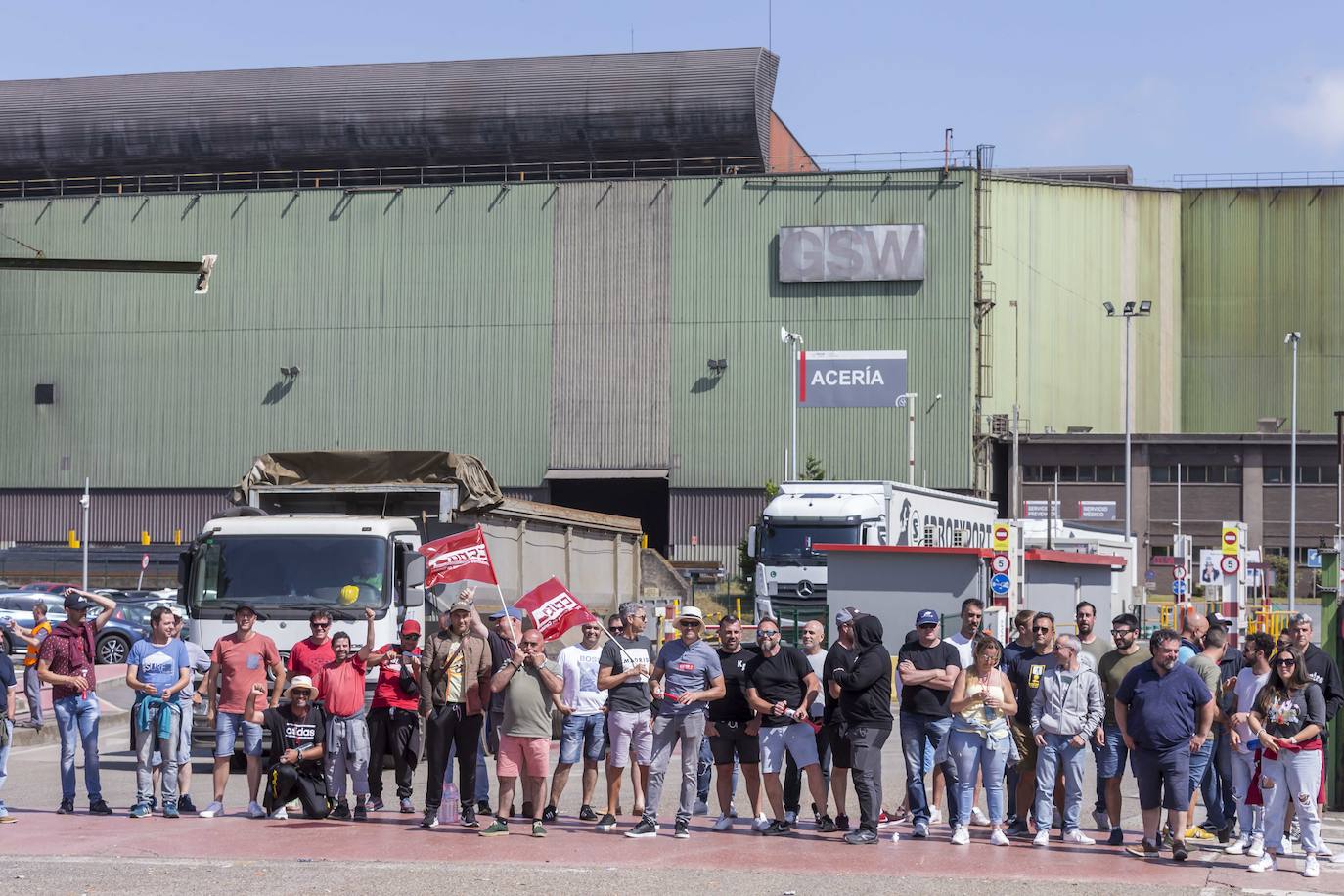 Los trabajadores del metal durante la segunda jornada de la huelga.