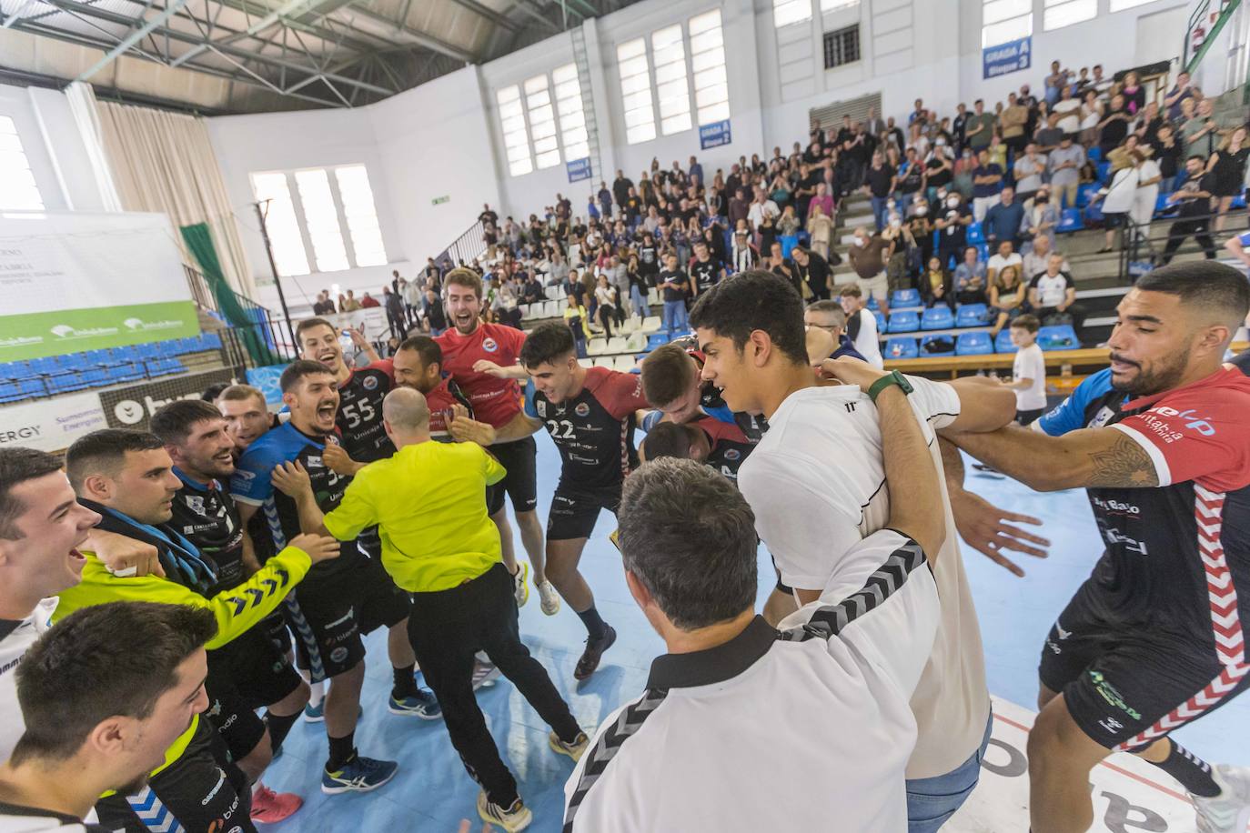 Fotos: Las mejores imágenes del partido con el que el Banco Unicaja consigue la permanencia