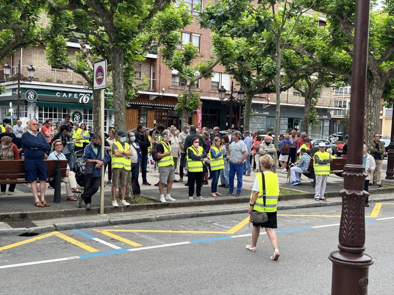 Fotos: Concentración de pensionistas en Torrelavega