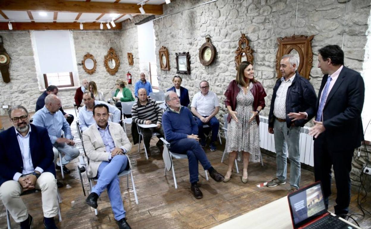 Presentación en Arenas del proyecto que se integra en el plan 'Territorio Rural Inteligente'.