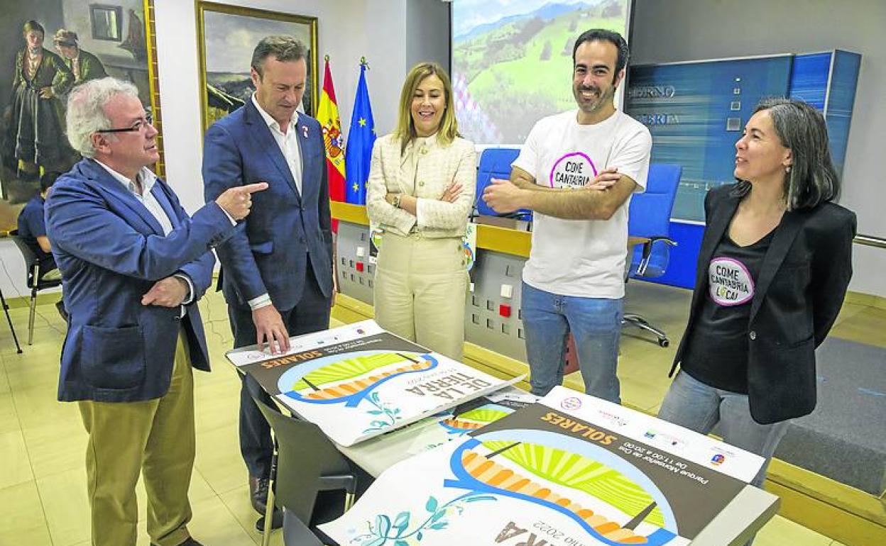 Fernando Mier, Guillermo Blanco, María Higuera, Jorge Mariscal y Teresa Cuevas, en la presentación del Mercado.
