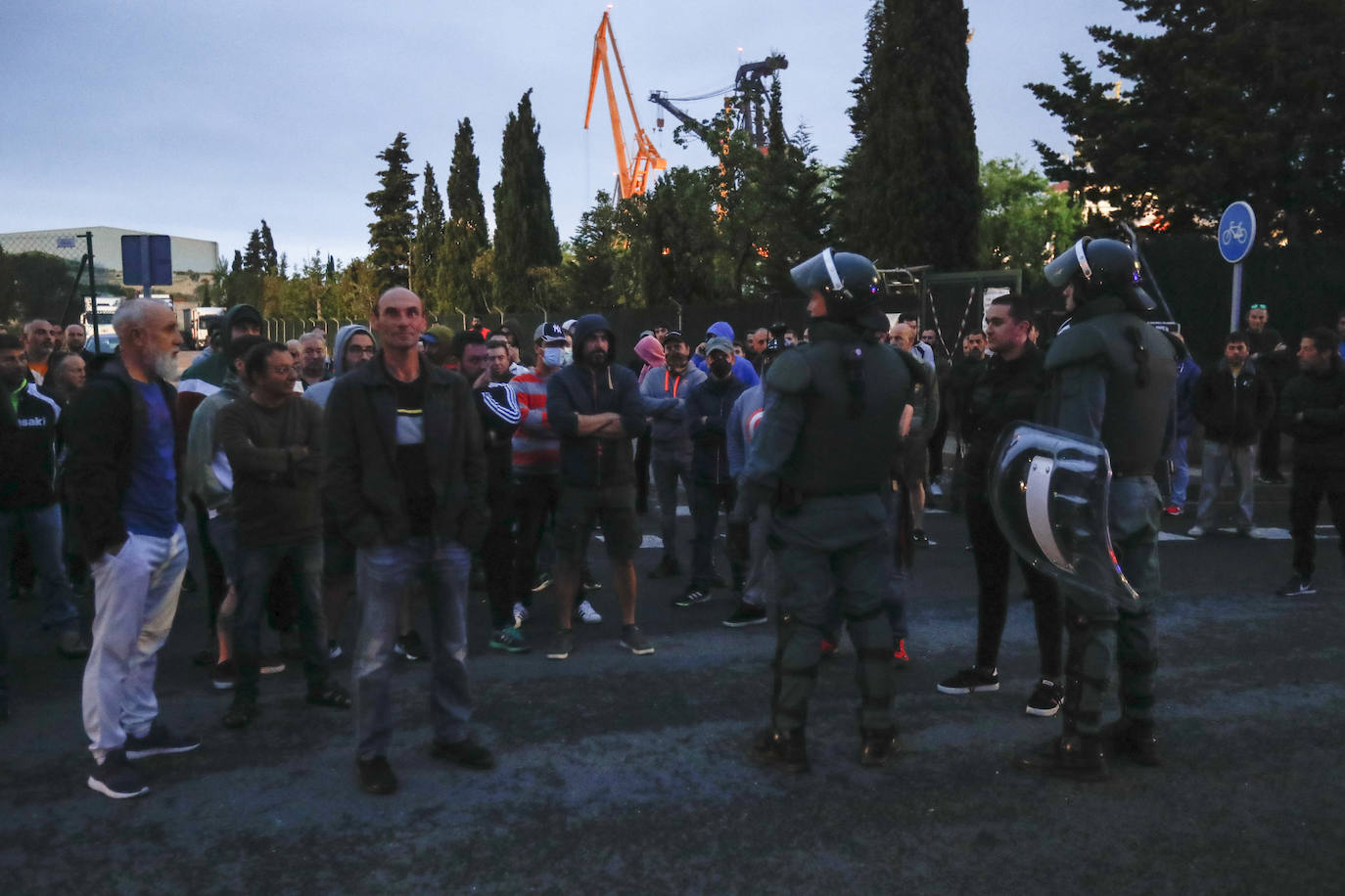 Los piquetes informativos continúan en Cantabria a la espera de las nuevas negociaciones en el Orecla y con la vista puesta en la asamblea informativa del miércoles.