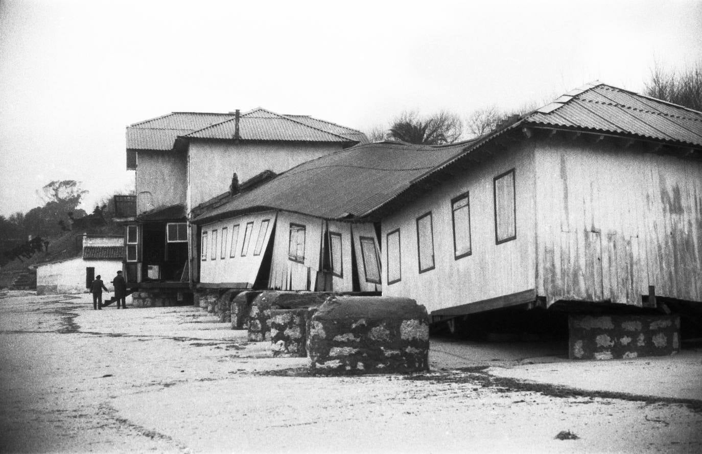 Efectos del temporal en el balneario de Castañeda, en 1965