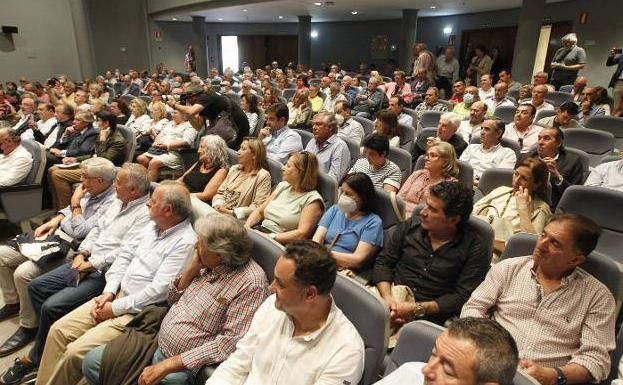 La sala Anfiteatro, del Palacio de Congresos de Gijón, llena de público. 