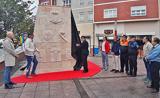 Descubrimiento del monumento.