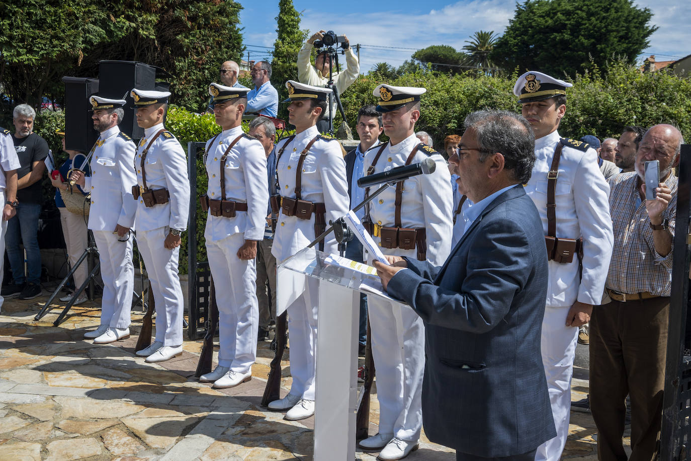 Fotos: Cueto rinde homenaje a Juan Santander