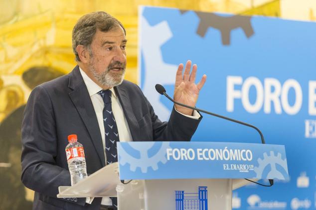 Ignacio Marco-Gardoqui avisa en el Foro Económico de El Diario Montañés de que, tarde o temprano, Europa impondrá ajustes a España