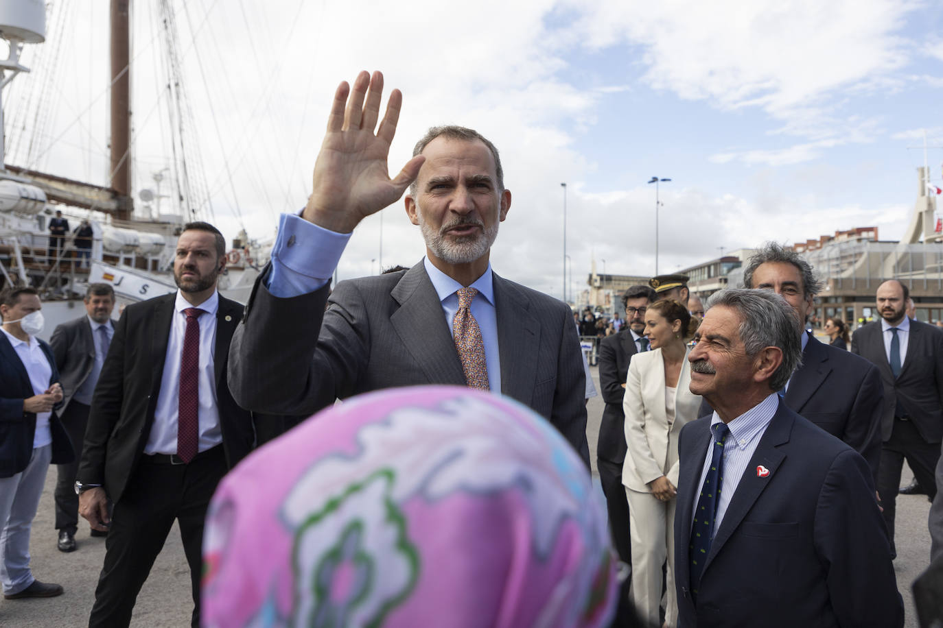 Revilla ve a Felipe VI como un "gran rey" y "sin los defectos tan terribles de su padre"