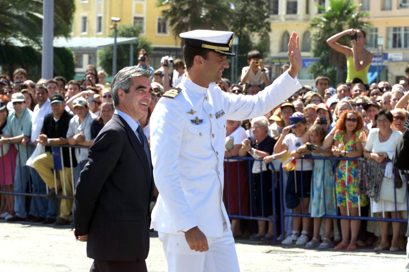 Julio de 2001. Don Felipe embarcó en Santander en el buque escuela Juan Sebastián Elcano de la Armada Española con destino a Marín (Pontevedra).