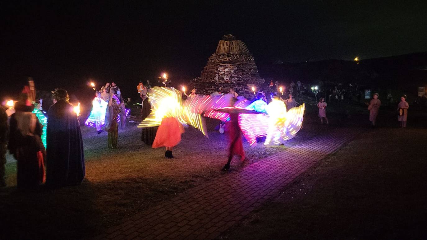 Fotos: Fuego y fiesta en la playa de San Juan de la Canal