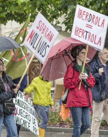 Imagen secundaria 2 - Las plataformas &#039;antieólicas&#039; de Cantabria salen en defensa de «un medio rural vivo»