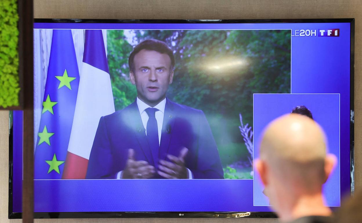 El presidente Macron se dirigió hace unos días a la nación francesa en un discurso televisado para valorar los resultados de las legislativas.