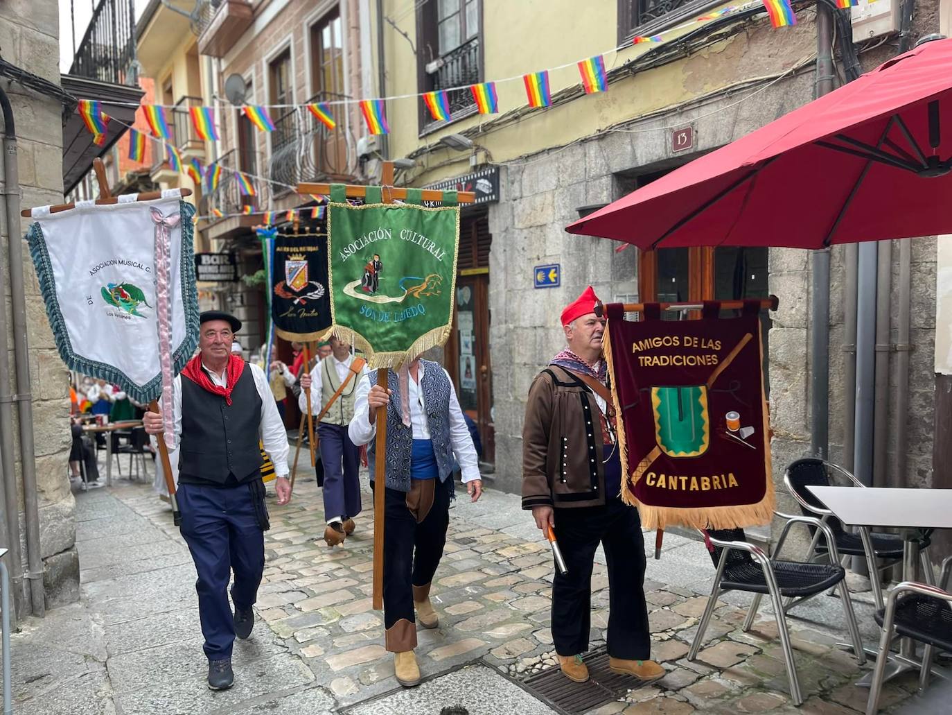 Fotos: Pasarela del traje montañés