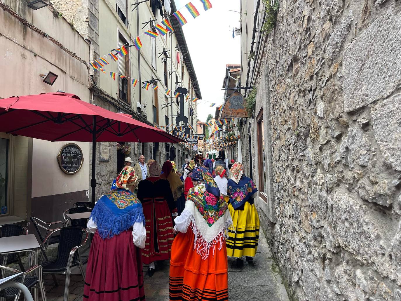 Fotos: Pasarela del traje montañés