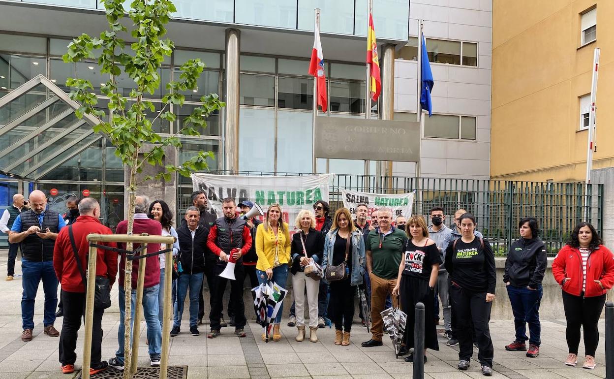 «Llega el verano y hay días que los Centros de Interpretación están sin personal y cerrados»