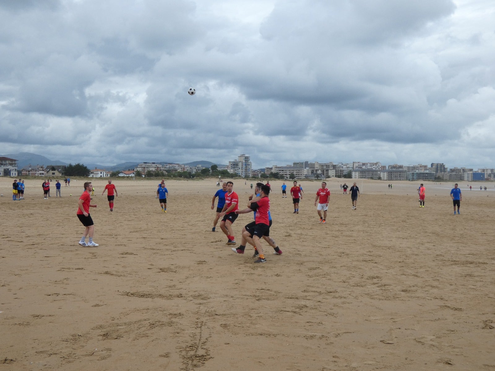 Fotos: Imágenes del Torneo de Fútbol Playa Memorial Miguel Ángel Hoya, en la Salvé