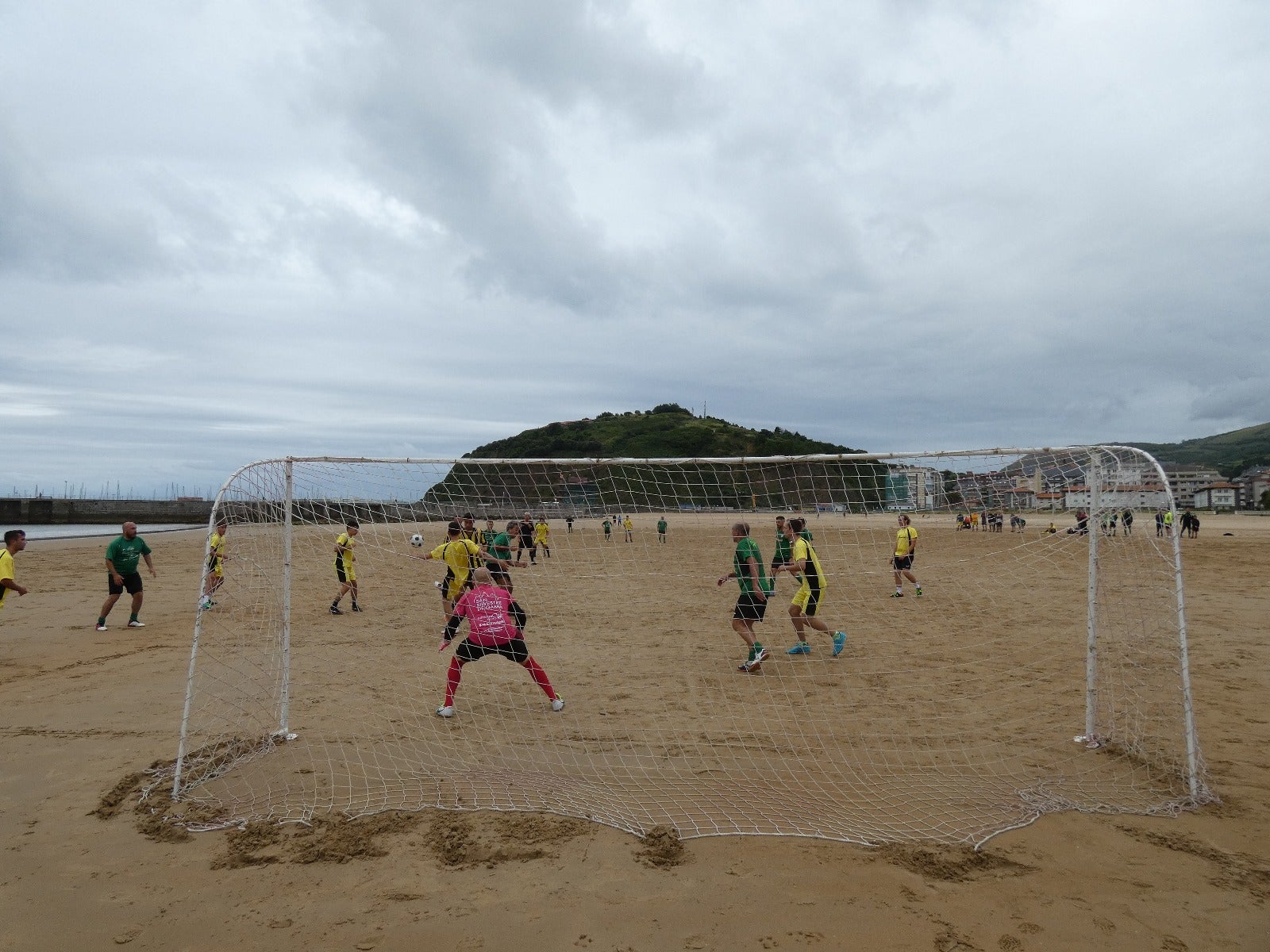 Fotos: Imágenes del Torneo de Fútbol Playa Memorial Miguel Ángel Hoya, en la Salvé