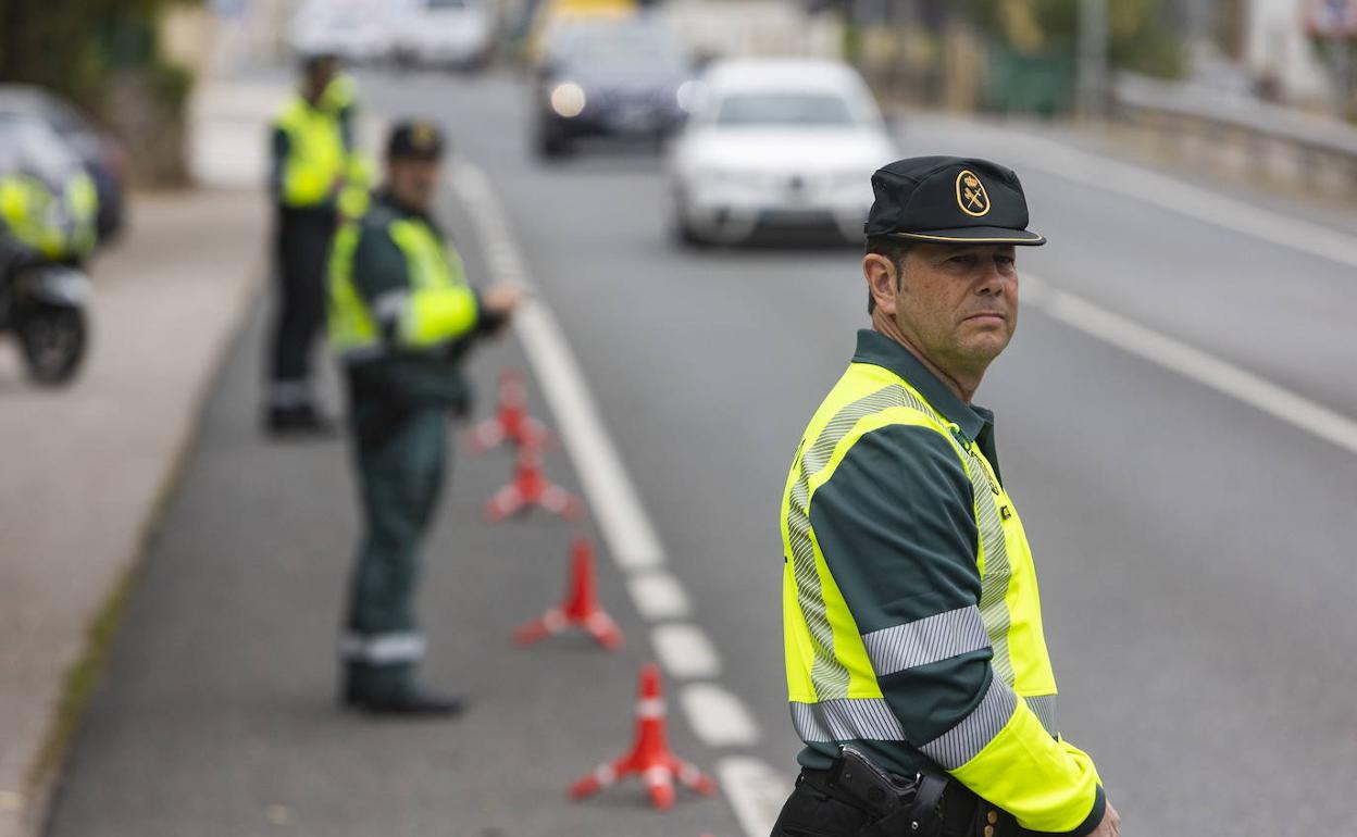 Un total de 180 agentes de Tráfico vigilarán las carreteras de Cantabria.