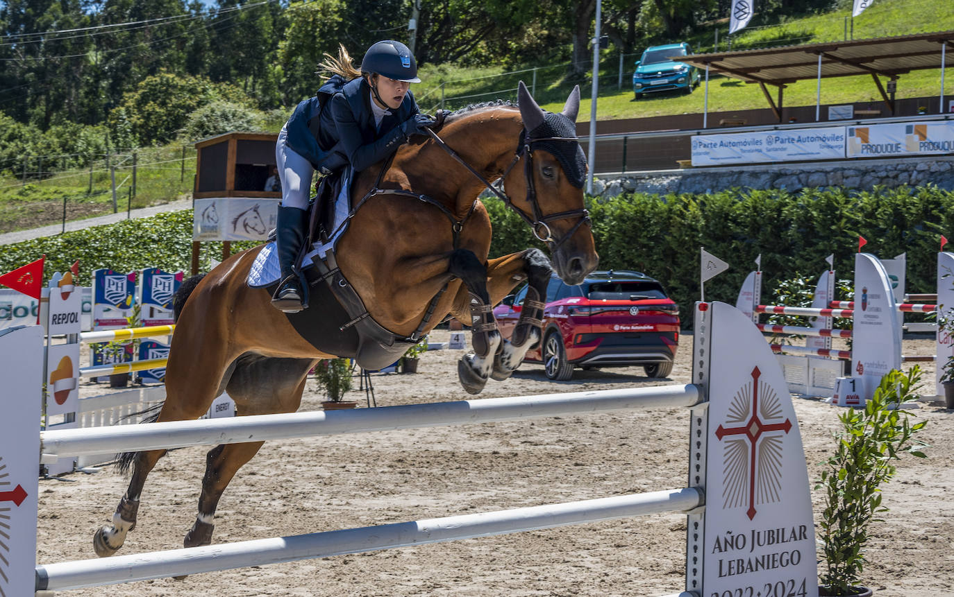 Fotos: Primera jornada del Concurso de Saltos de Heras, en imágenes