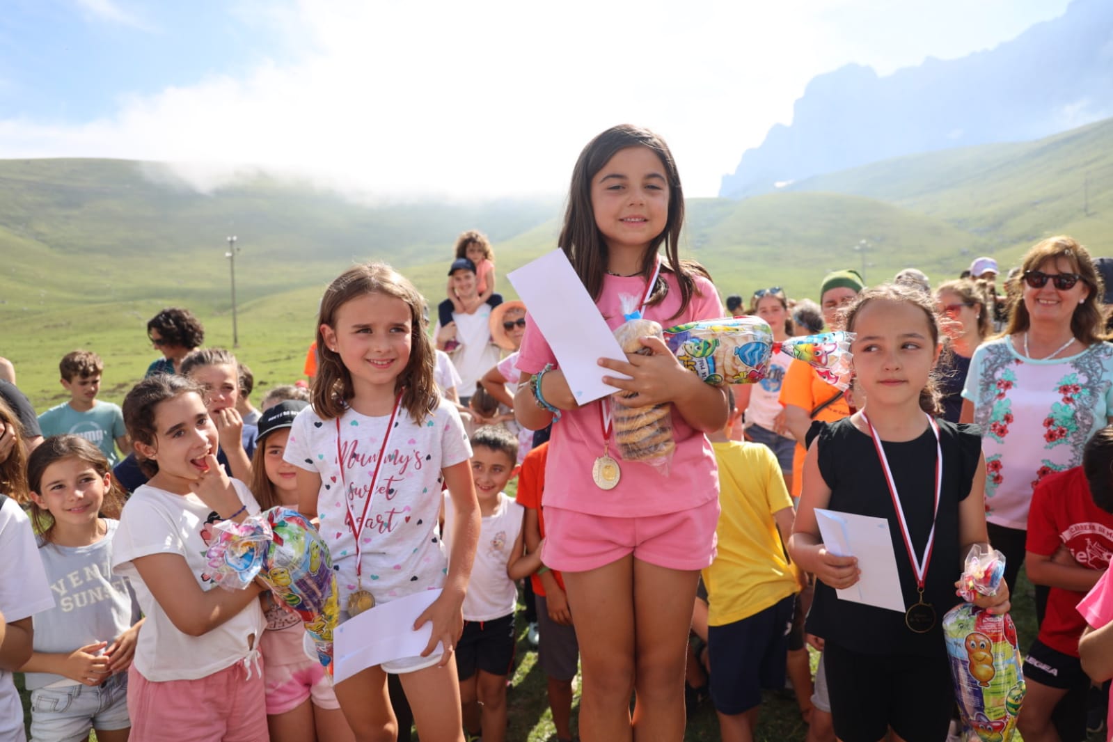 Cientos de romeros participaron en la fiesta de la Virgen de la Salud en Áliva. 